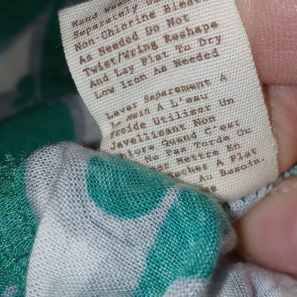 Little Yellow Button Blouse Size Large Multi Color Sleeveless Soft Stretch - Picture 12 of 12